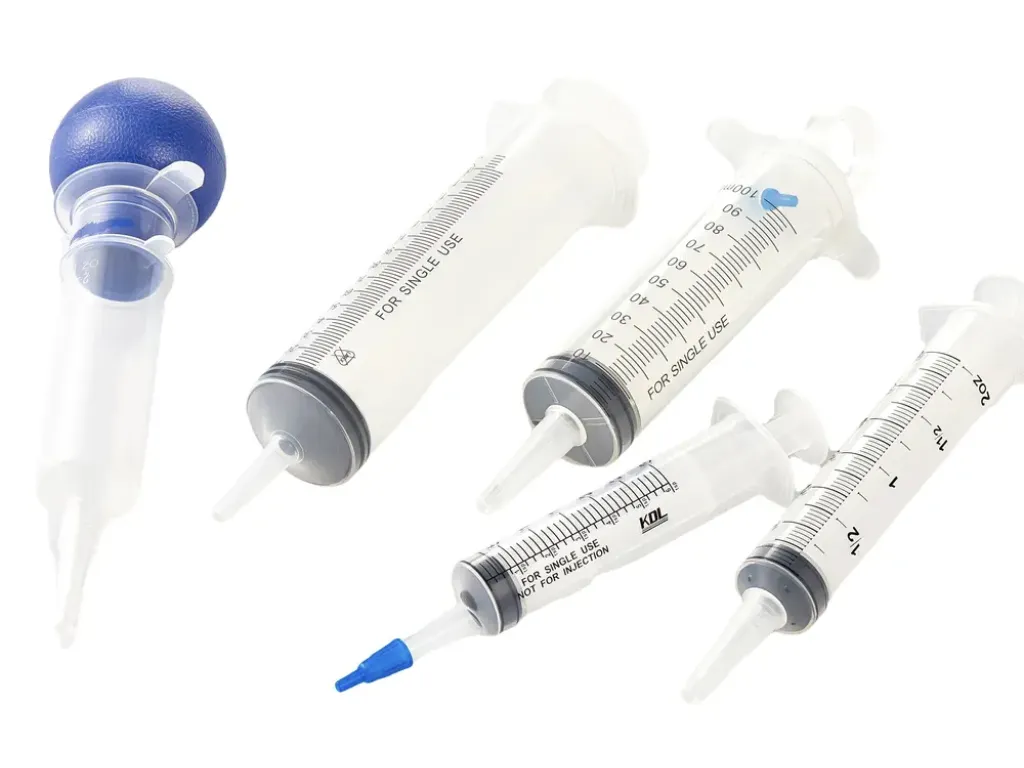 irrigation syringe 02 irrigation syringe